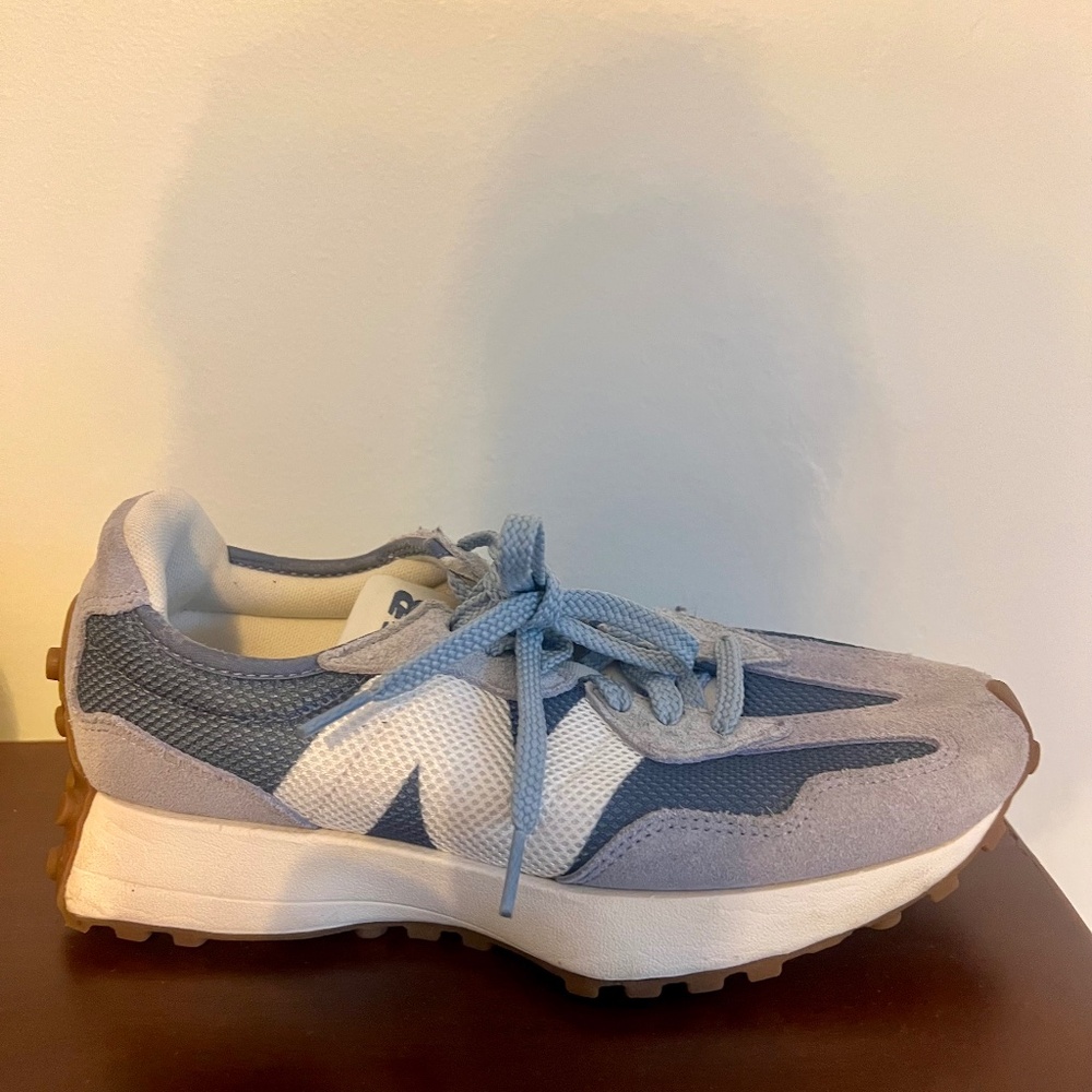 New Balance 327